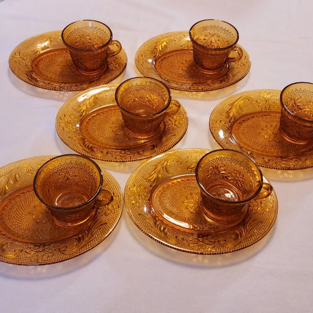 Vintage 1970's INDIANA Glass AMBER Brown Yellow 12pc set Snack Plates w/cups